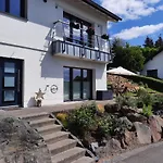 Große Auszeit Eifel Mit Sauna, Kamin Und Terrasse *