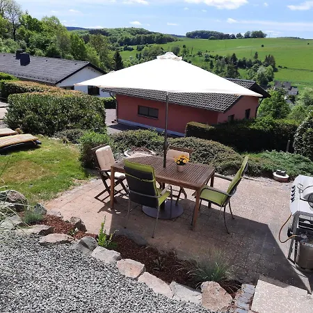 Grosse Auszeit Eifel Mit Sauna, Kamin Und Terrasse